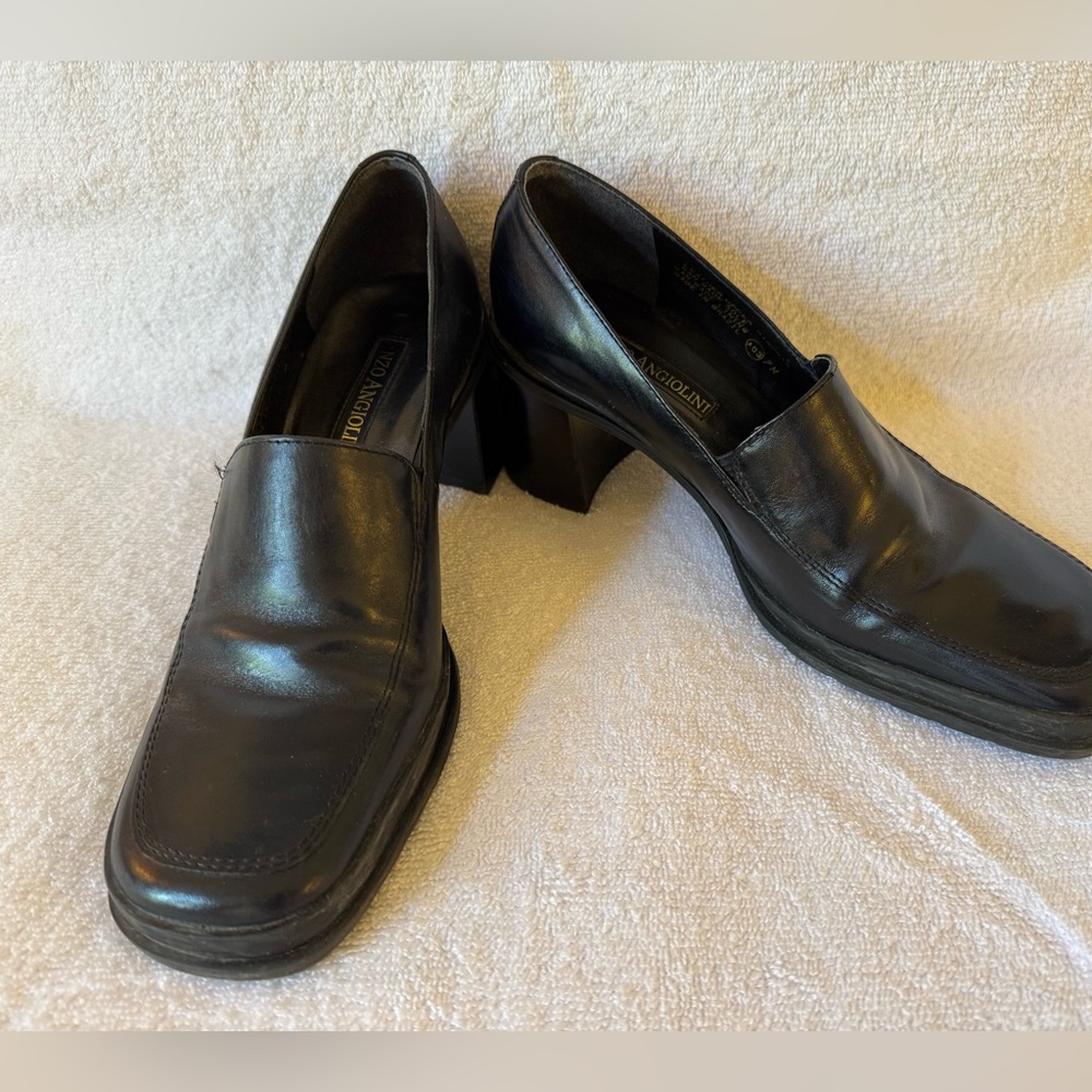 Enzo Angiolini Black Loafers Sleek Slip-On Design